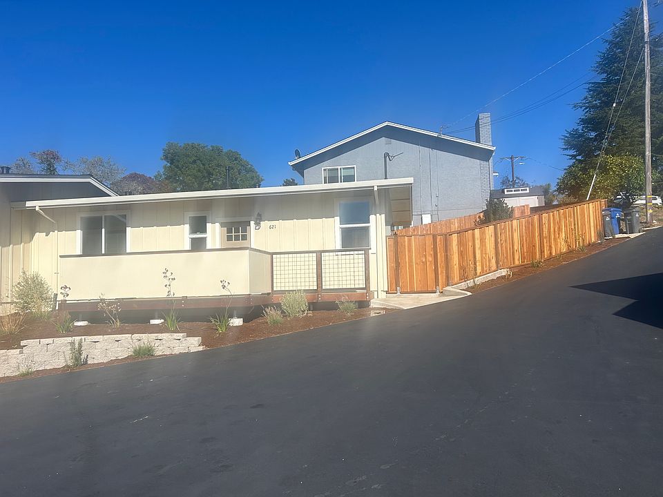 1st image of 621 Harriet Ave