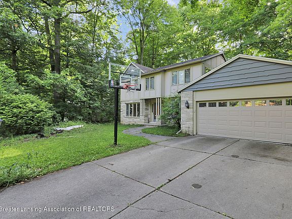 4th image of 3890 Sheldrake Ave