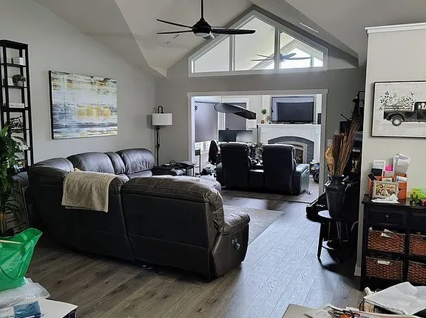 3305 Willowridge Rd Unit C, Marion, IA 52302