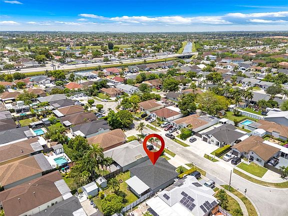 4th image of 13520 SW 180th Ter