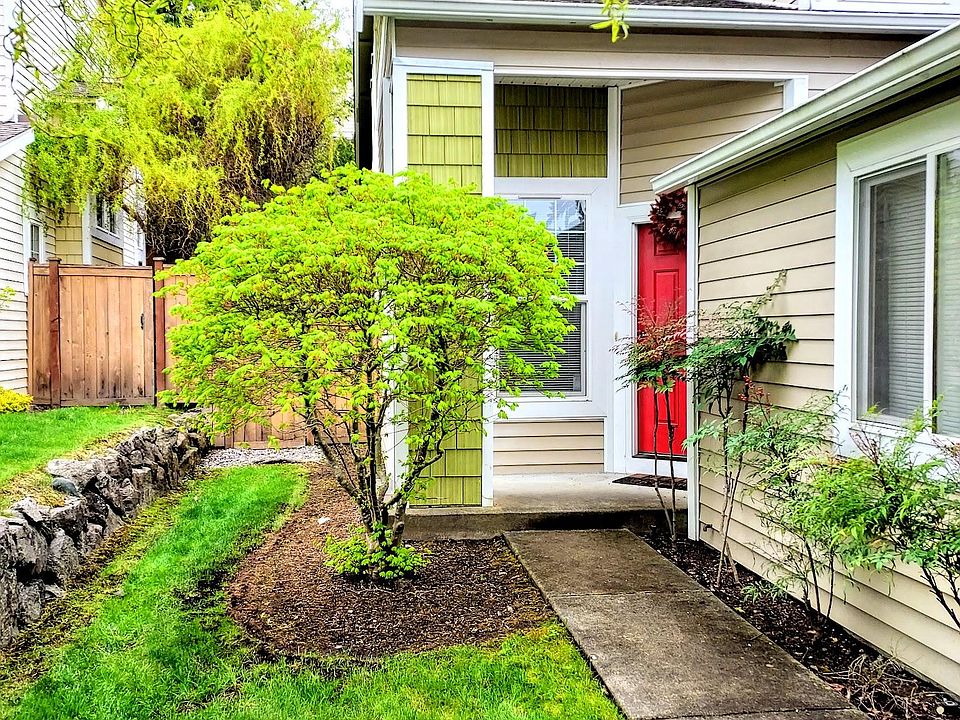 1st image of 1579 Seasons Ln NW