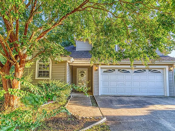 4th image of 48155 Mayflower Dr