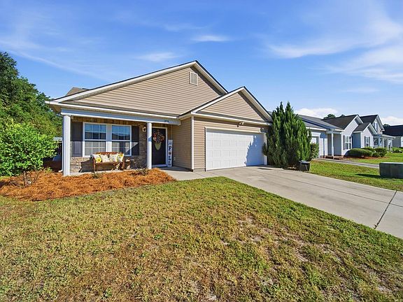 2nd image of 375 Colony Lakes Dr