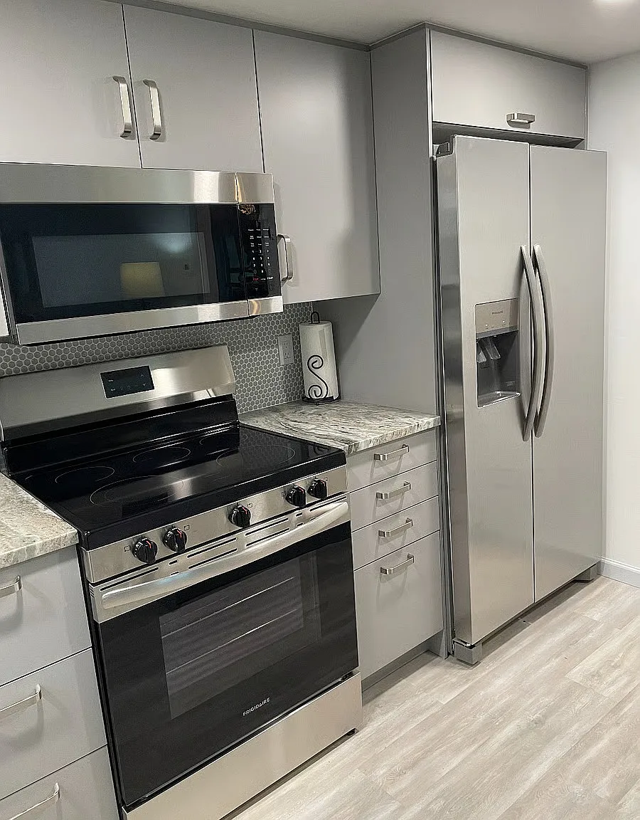 1 bed, 635 sqft, $3,042 — Photo 2