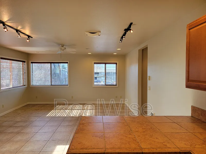 2 bed, 1.0 bath, 800 sqft, $1,495 — Photo 4