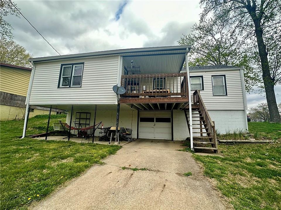 2nd image of 1213 Shawnee St