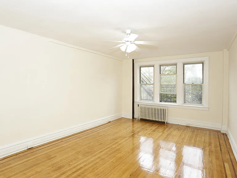 263 Franklin Ave Apartments — Photo 6