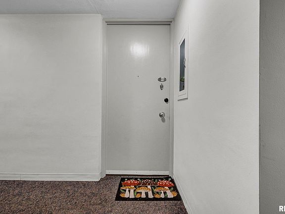 3rd image of 4444 N Knoxville Ave APT 602