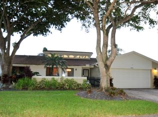 3904 E Sailboat Dr, Cooper City, FL 33026