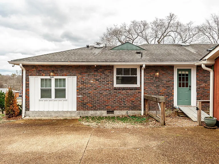 1003 Woods Lake Dr — Photo 64