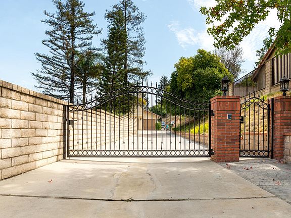 3rd image of 13463 Canyon Wood Ct