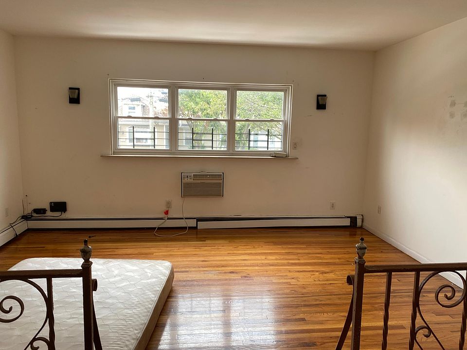 1st image of 661 Clarence Ave #1A