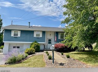705 Ruskin Dr, Altoona, PA 16602