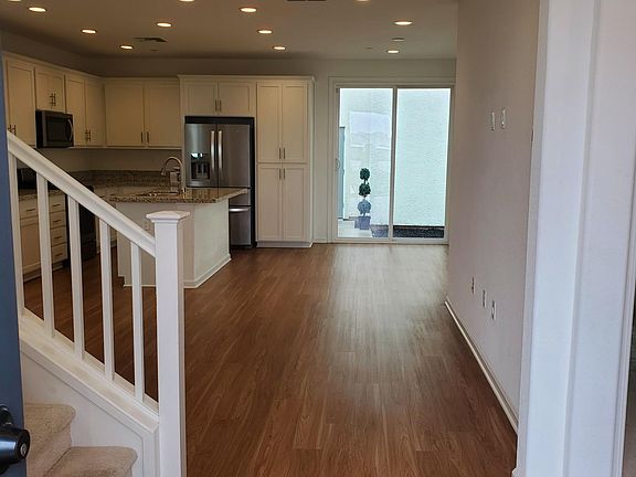 3rd image of 1617 Marina Dr