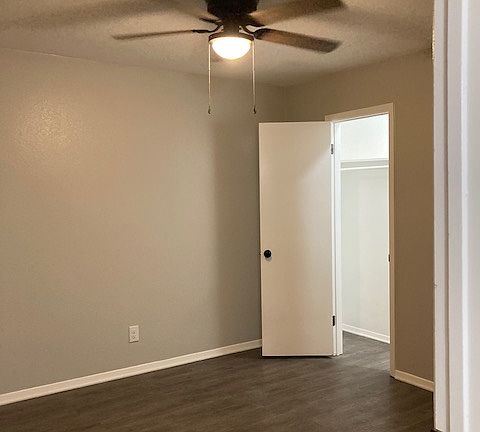 4th image of 2241 W Burton Rd #93