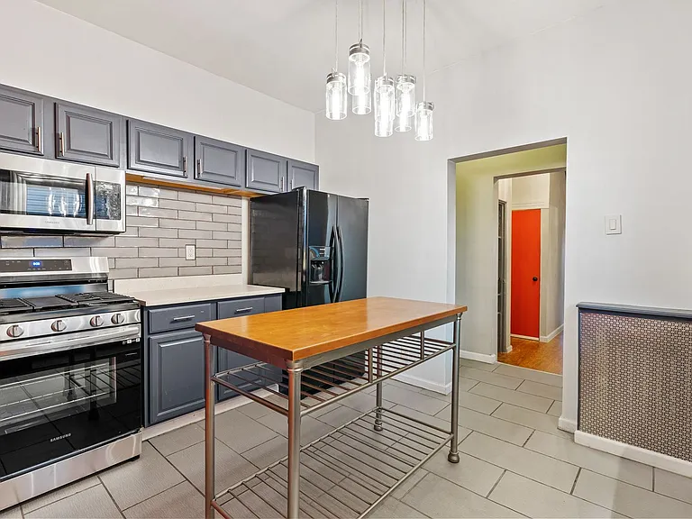 1106 Goettman St — Photo 10