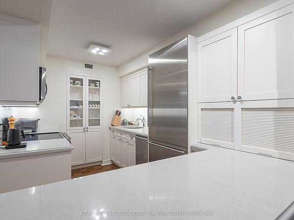 4th image of 35 Church St #706
