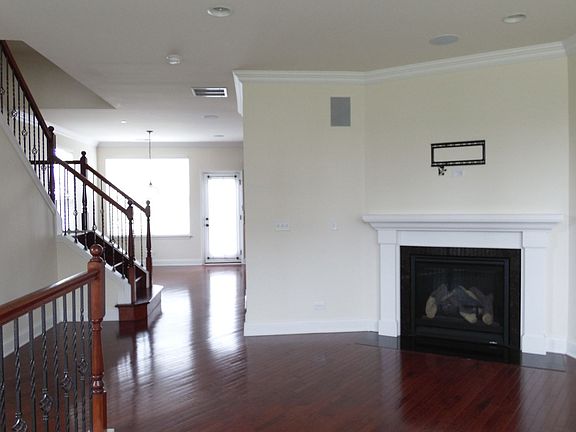 3rd image of 3267 Coral Ln
