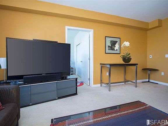 4th image of 888 7th St Unit 308