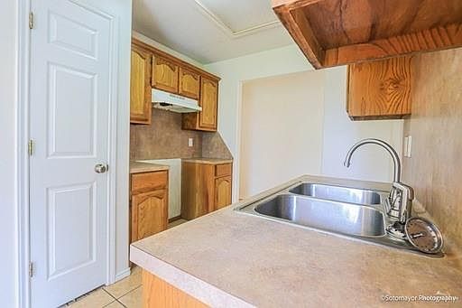 4th image of 2905 Chelsea Ln