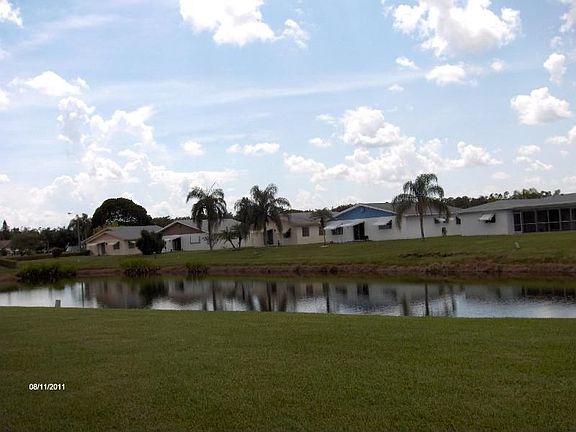 2nd image of 3176 Maria Cir