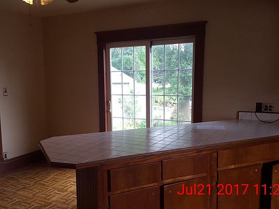 3rd image of 303 E Main St