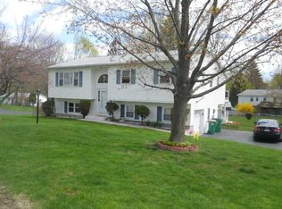 4 Bradley Ct, Poughkeepsie, NY 12601