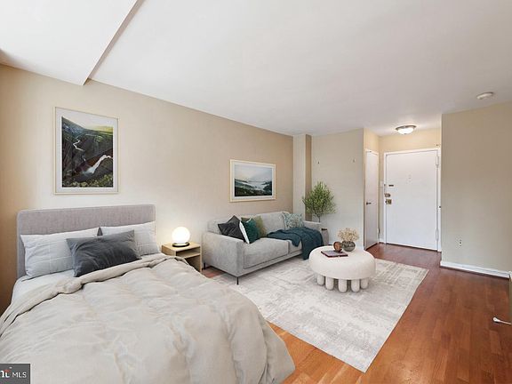 4th image of 1121 Arlington Blvd APT 402