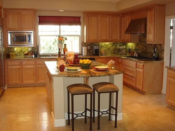 Gourmet Highly Upgraded Kitchen