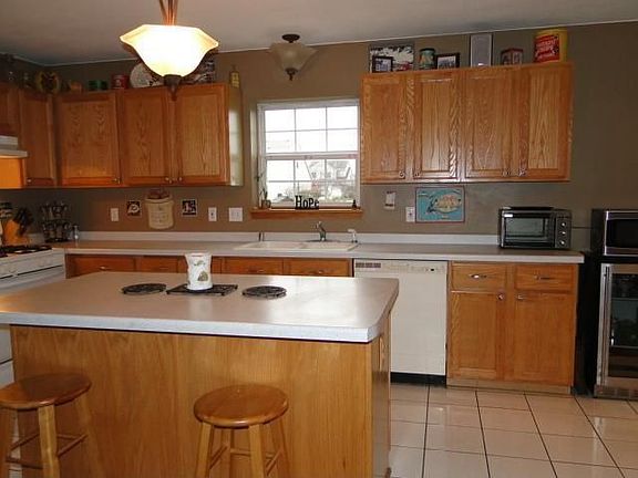 3rd image of 8125 Yarrow Ct