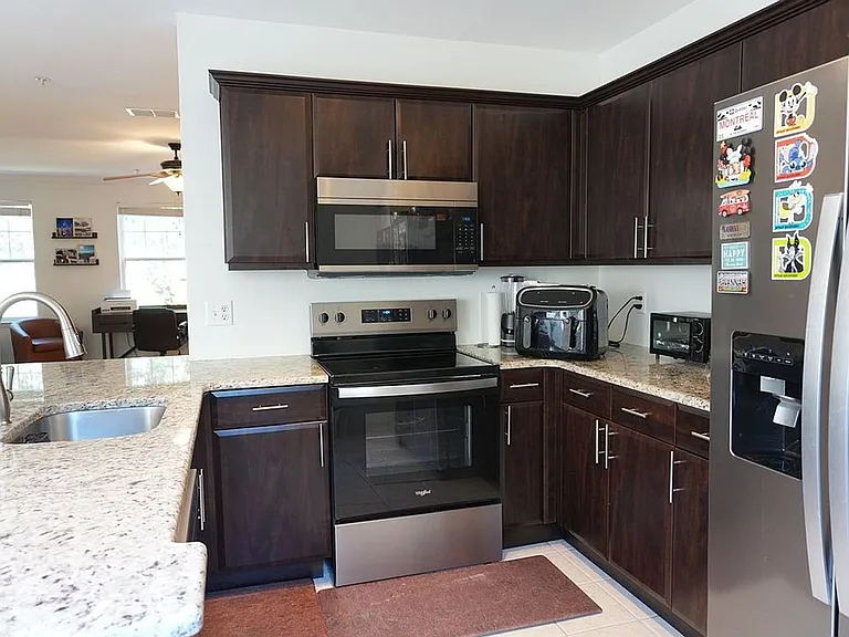 1004 Waterside Dr — Photo 28