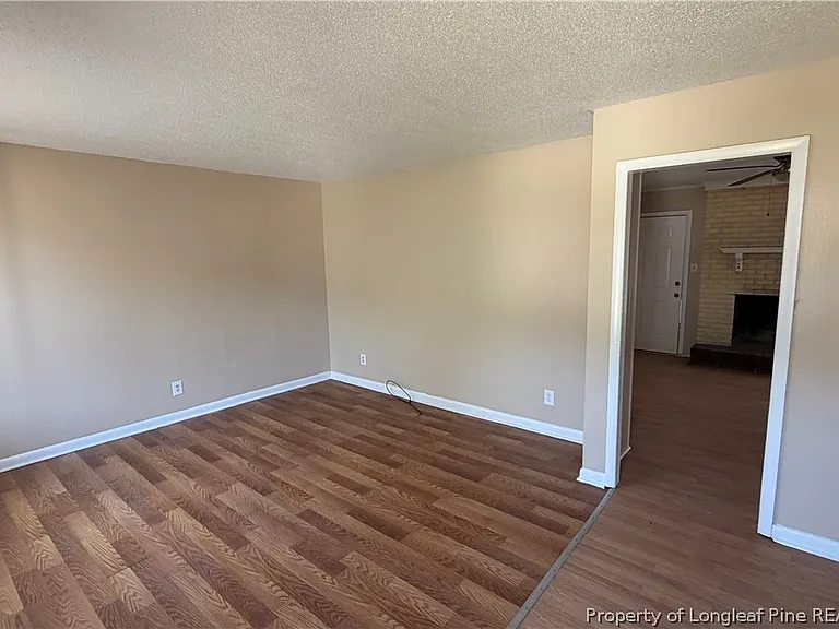 313 Nugget Ct — Photo 2