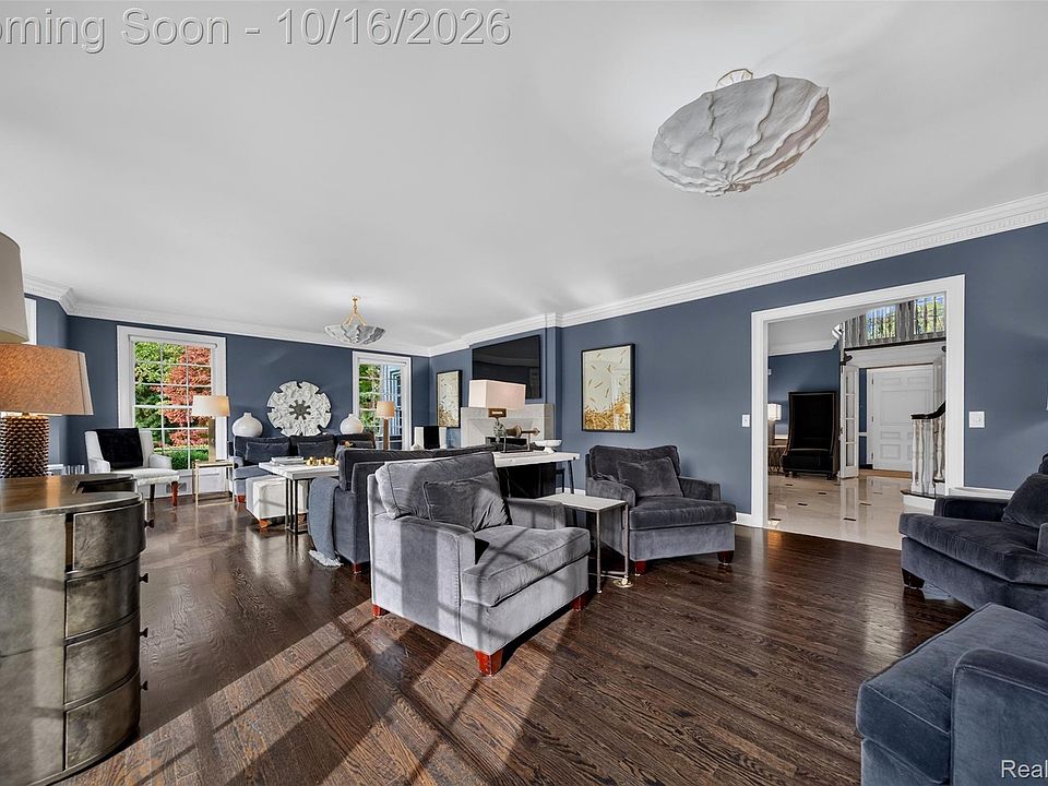 271 Lone Pine Rd, photo 8