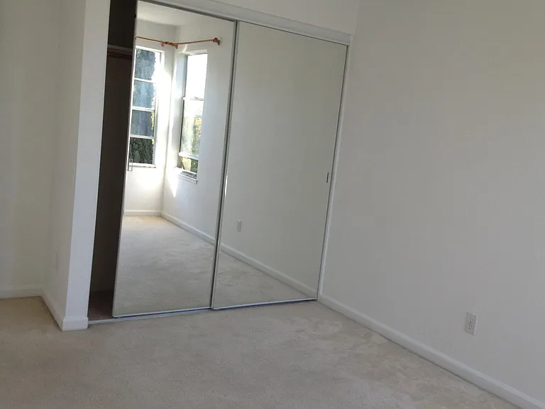5 Holtz Ct — Photo 23