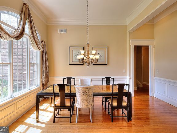 5th image of 3089 Brombley Dr SE
