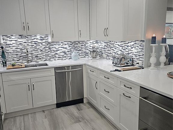 5th image of 4020 Galt Ocean Dr APT 206