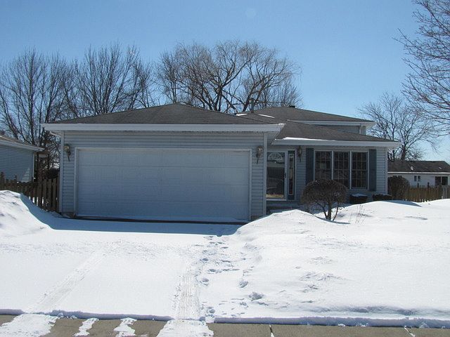 1st image of 1422 Bradley Way