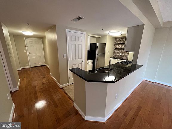 2nd image of 1050 N Taylor St #1-511
