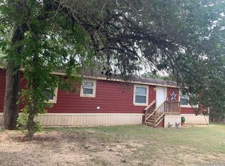 182 Encino Torcido, Adkins, TX 78101