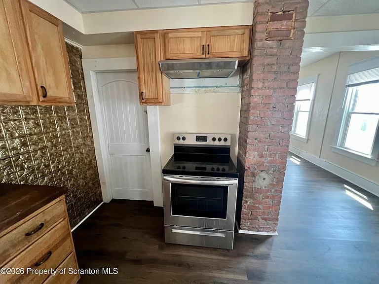 232 1/2 Butler St — Photo 6
