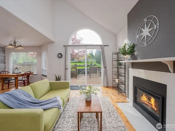 19906 28th Avenue W #B, Lynnwood, WA 98036