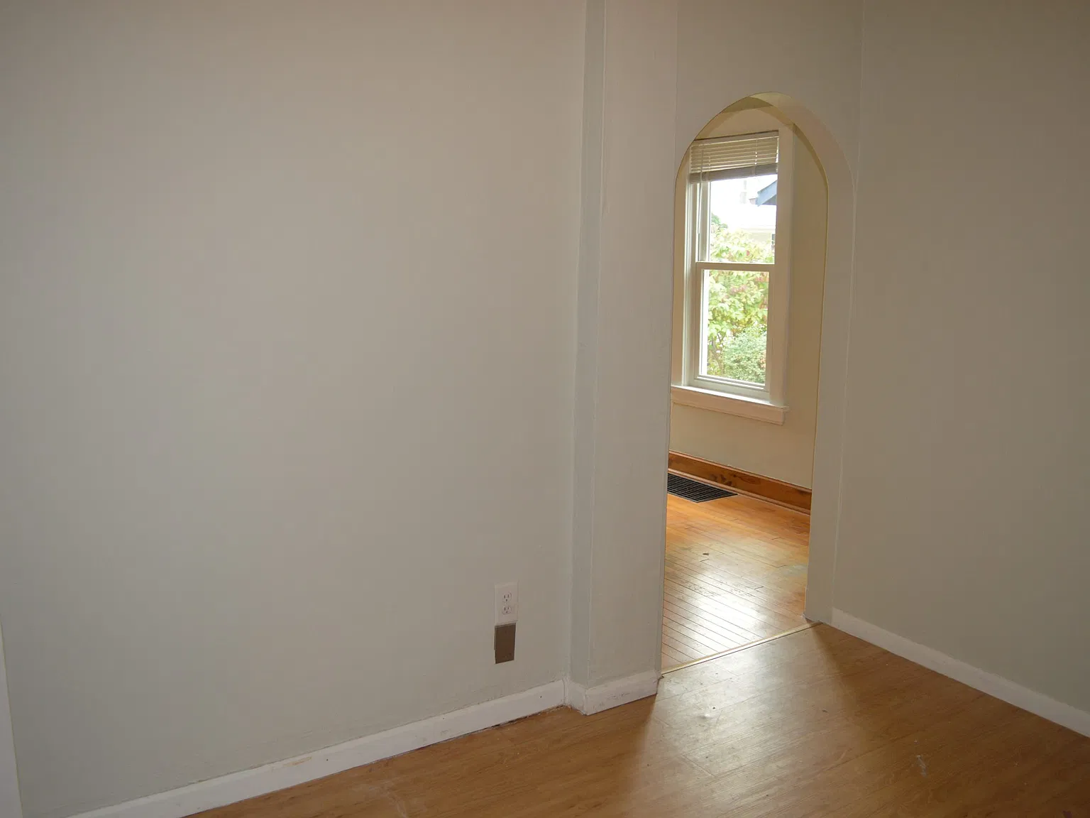 2 bed, 772 sqft, $1,550 — Photo 2