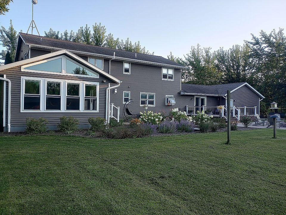 2nd image of W6860 Hillcrest Dr