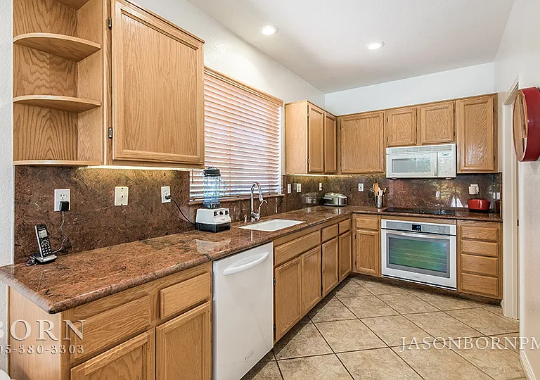 5482 Avignon Ct — Photo 5