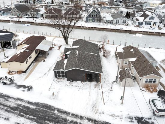 1560 N Starboard Ave, Port Clinton, OH 43452