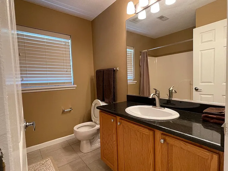 2037-2097 Pear Tree Ct — Photo 5