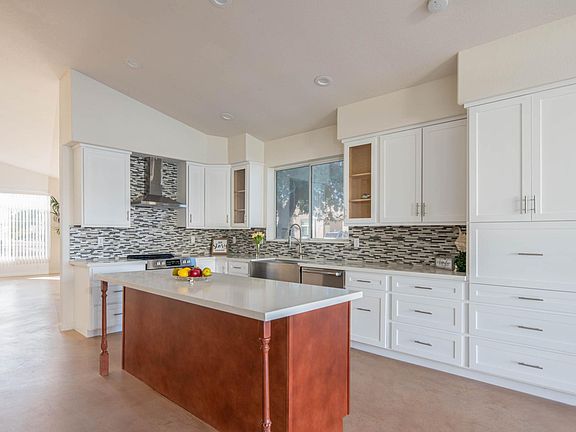 3rd image of 9062 W Escuda Dr