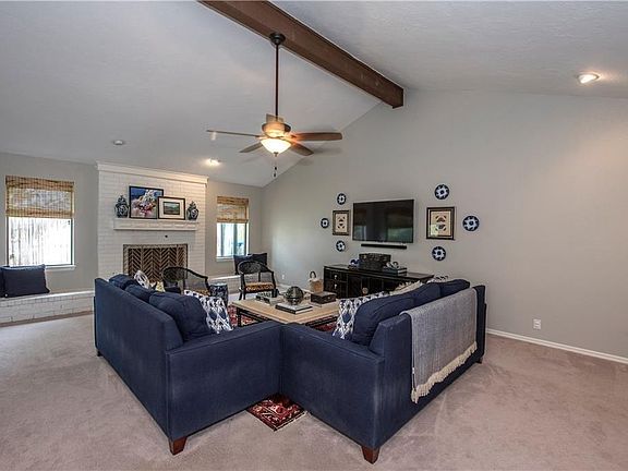 5th image of 3133 Rosewood Ln