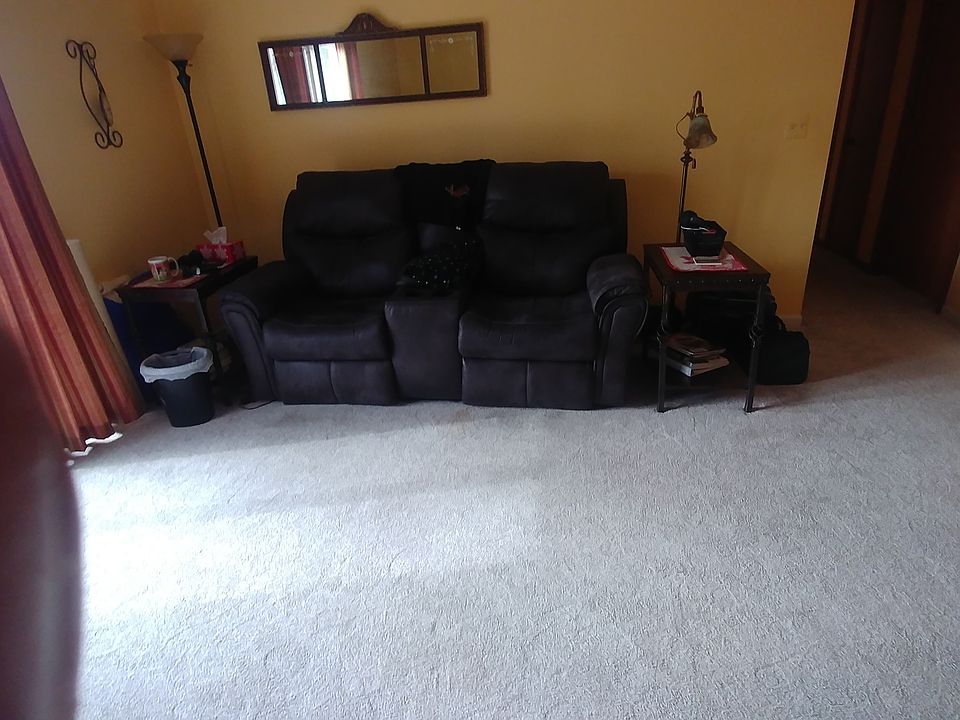 1st image of 231 Pinewood Cir