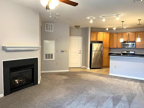 4th image of 2655 Prosperity Ave APT 422